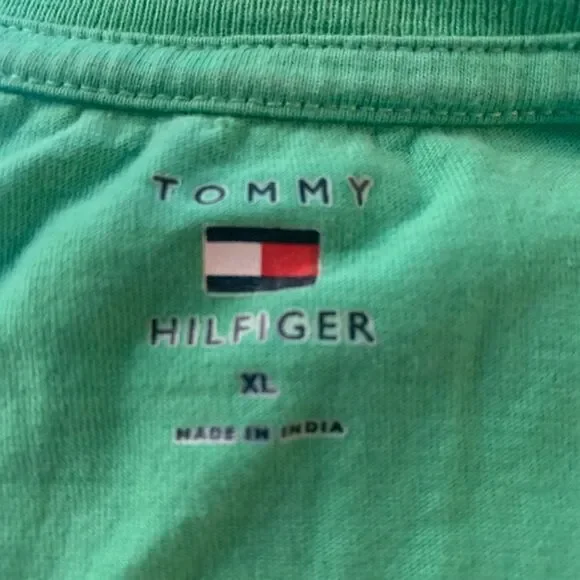 Tommy Hilfiger bling t-shirt size XL - Picture 4 of 4